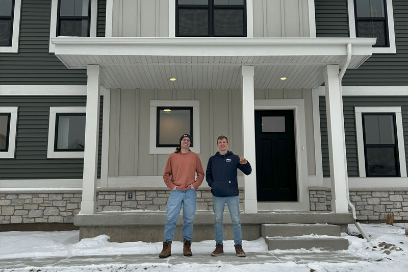 Win Win Moving Solutions team member with satisfied client